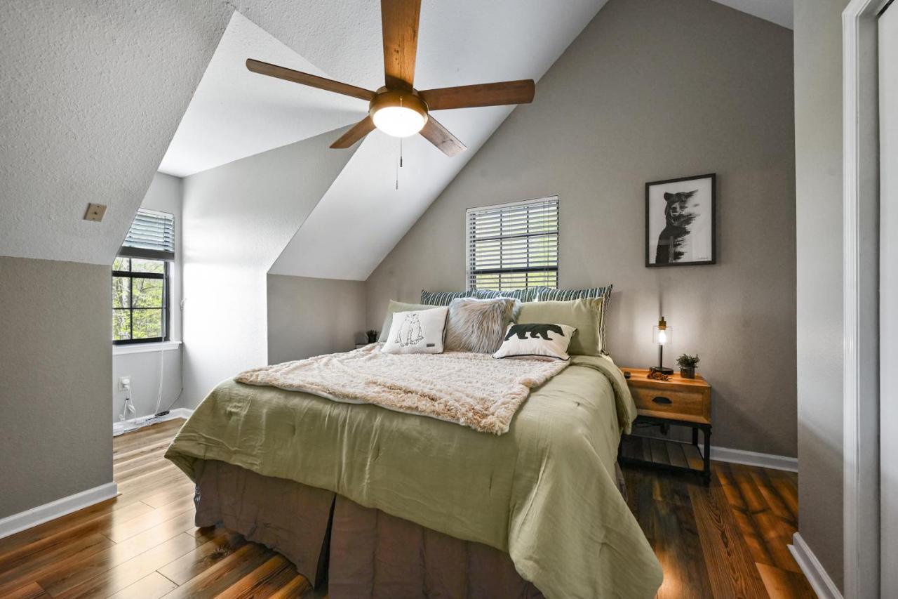 Private Mountain Cabin, Hot Tub Escape In The Smokies, With The View Sevierville Eksteriør bilde