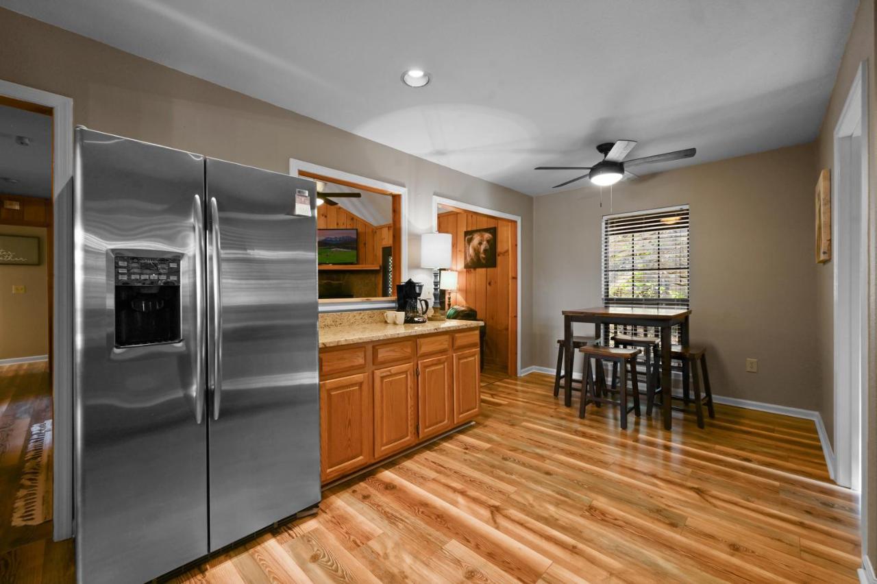Private Mountain Cabin, Hot Tub Escape In The Smokies, With The View Sevierville Eksteriør bilde