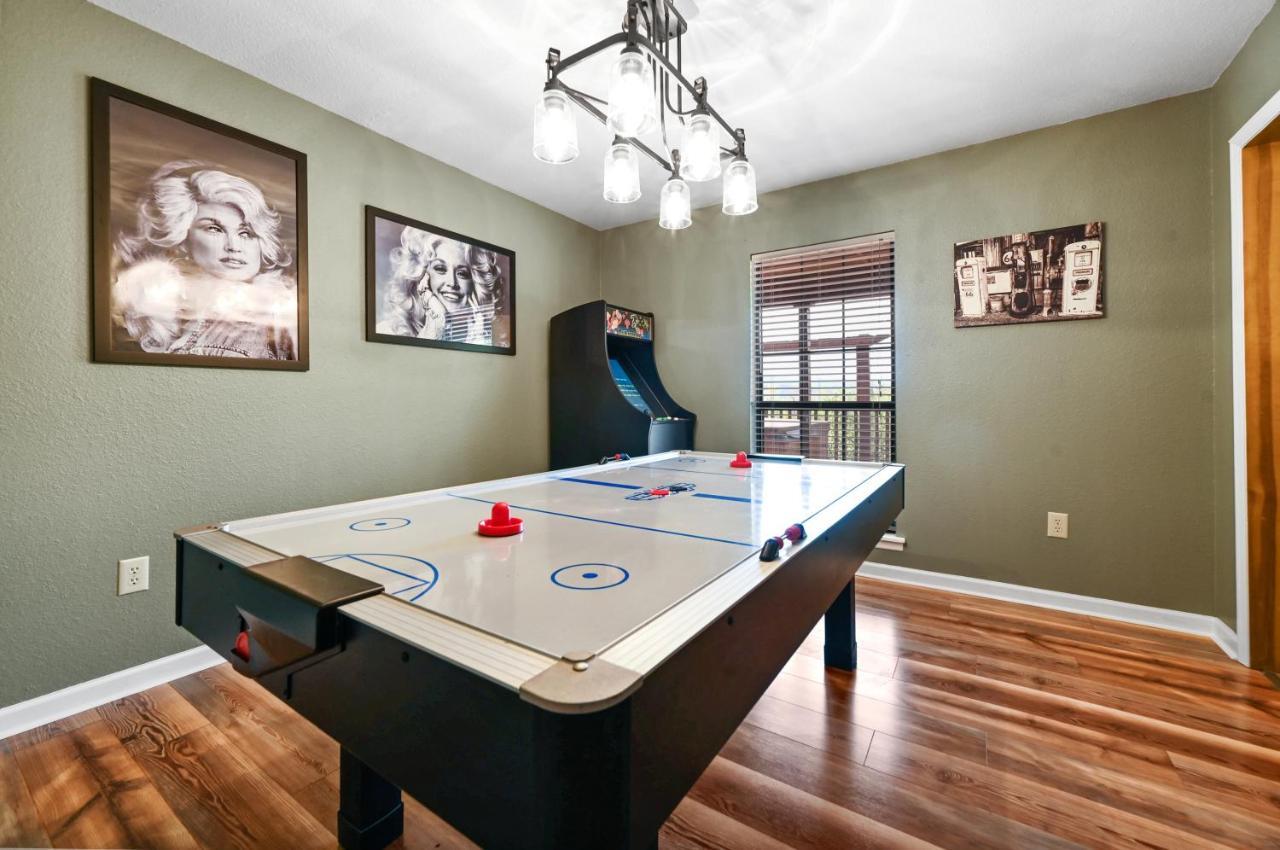 Private Mountain Cabin, Hot Tub Escape In The Smokies, With The View Sevierville Eksteriør bilde