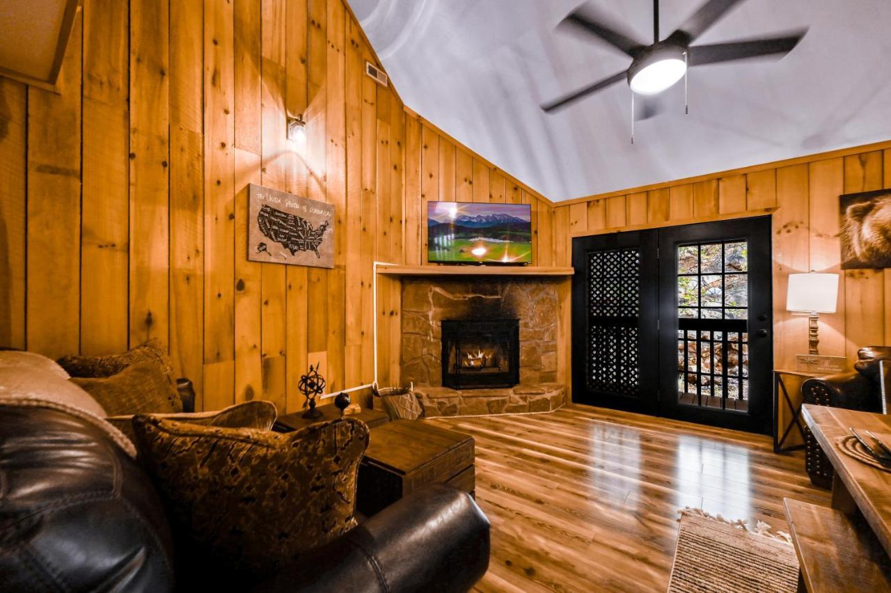 Private Mountain Cabin, Hot Tub Escape In The Smokies, With The View Sevierville Eksteriør bilde