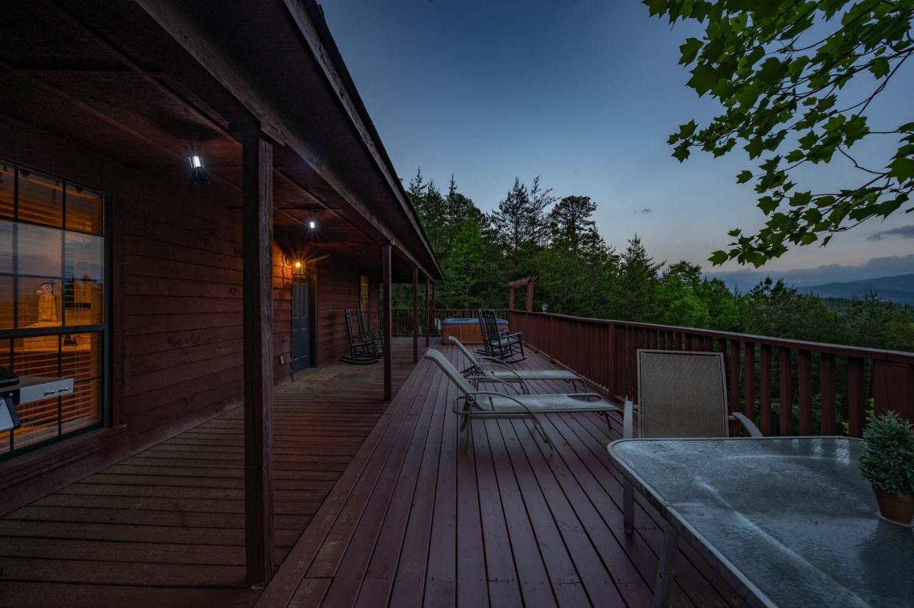 Private Mountain Cabin, Hot Tub Escape In The Smokies, With The View Sevierville Eksteriør bilde