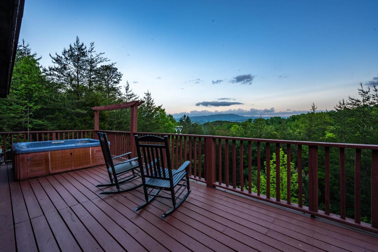 Private Mountain Cabin, Hot Tub Escape In The Smokies, With The View Sevierville Eksteriør bilde