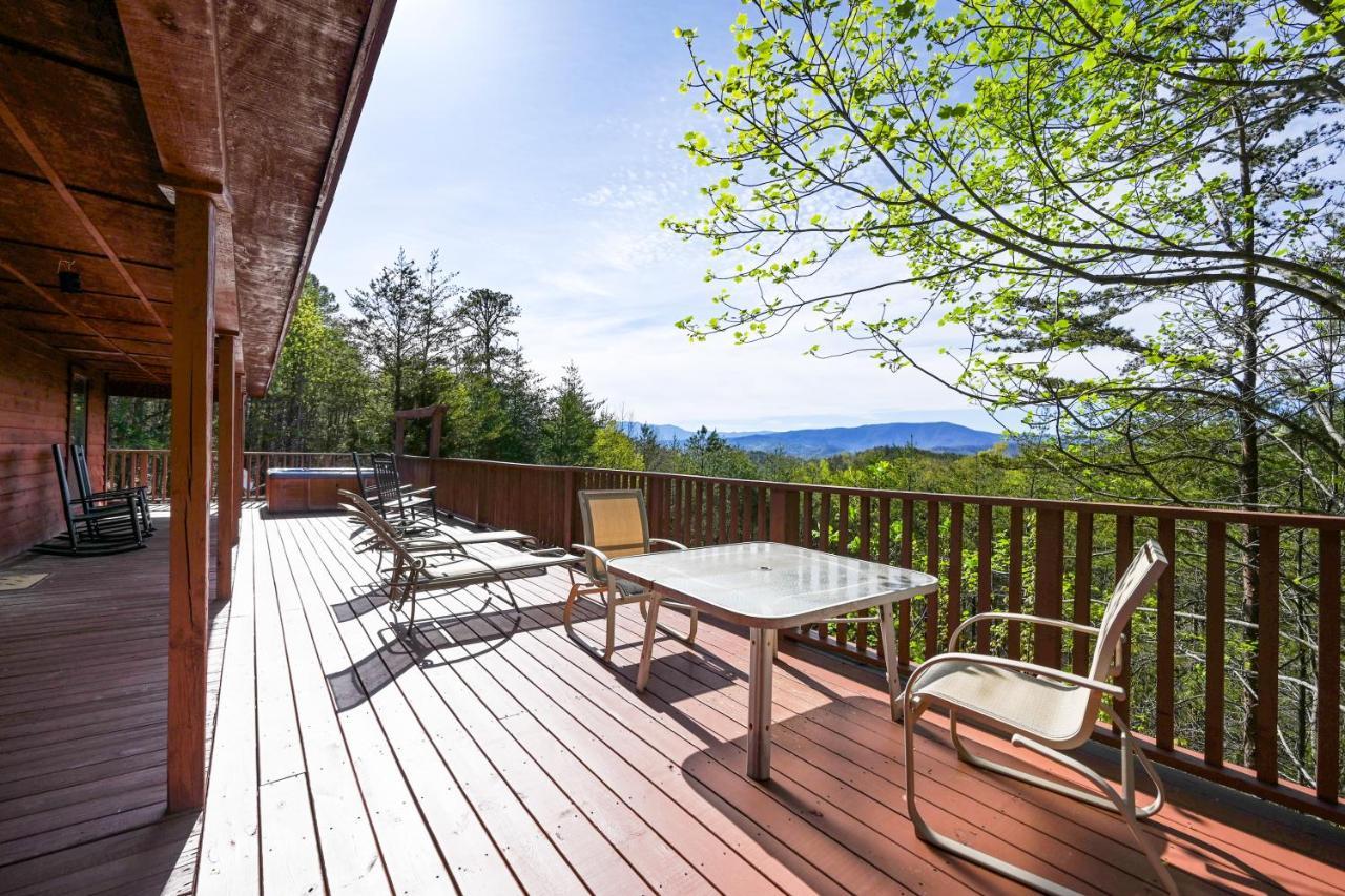 Private Mountain Cabin, Hot Tub Escape In The Smokies, With The View Sevierville Eksteriør bilde