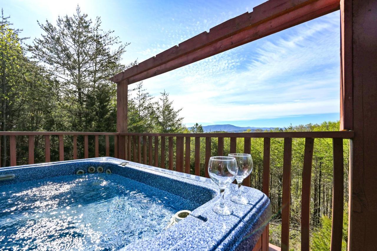 Private Mountain Cabin, Hot Tub Escape In The Smokies, With The View Sevierville Eksteriør bilde