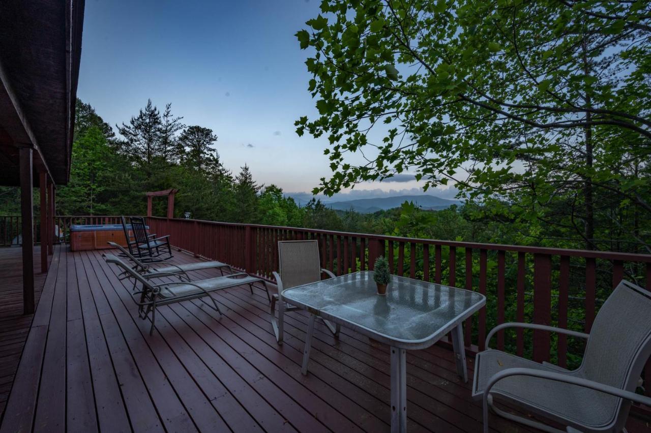 Private Mountain Cabin, Hot Tub Escape In The Smokies, With The View Sevierville Eksteriør bilde