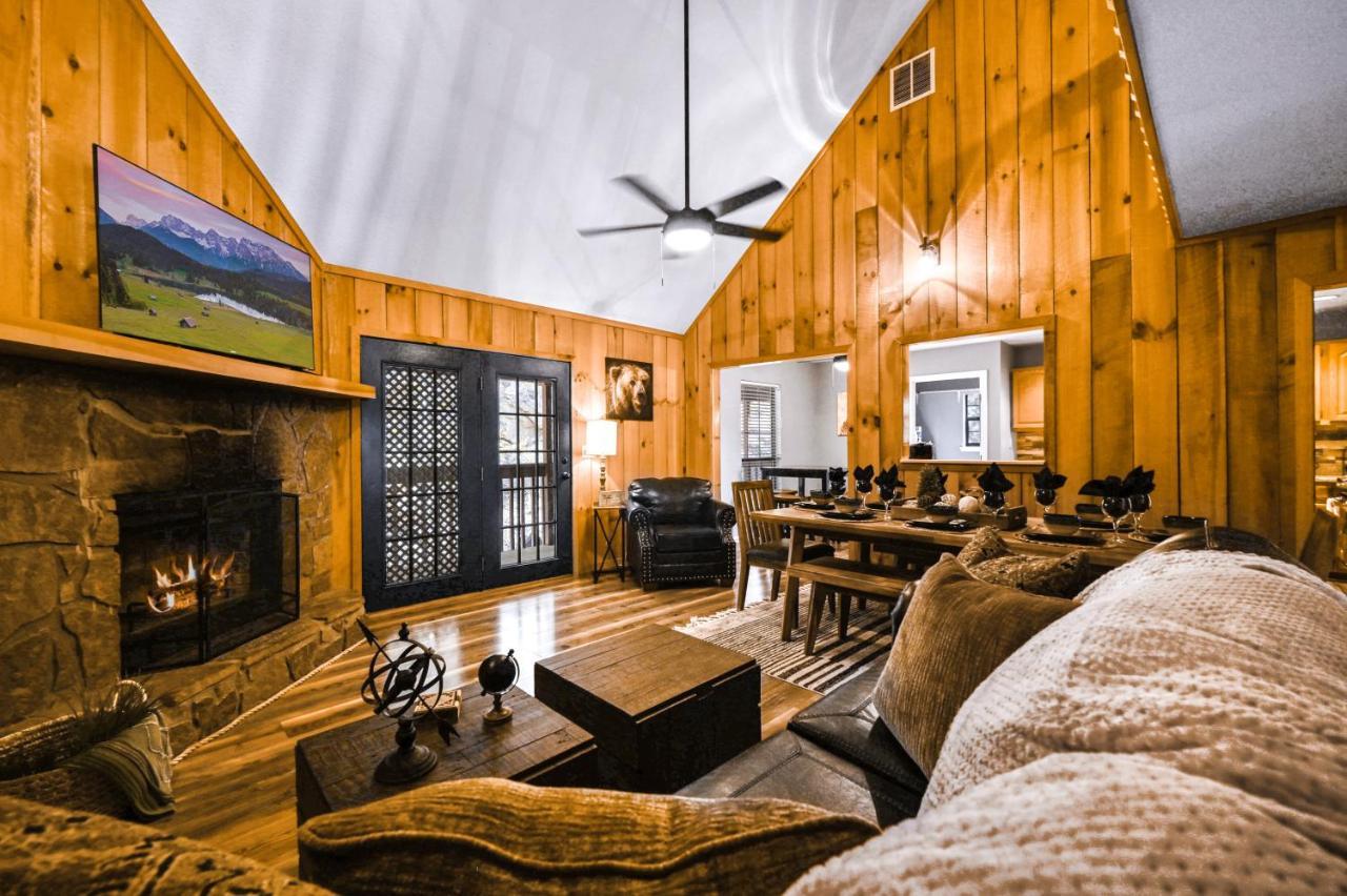 Private Mountain Cabin, Hot Tub Escape In The Smokies, With The View Sevierville Eksteriør bilde